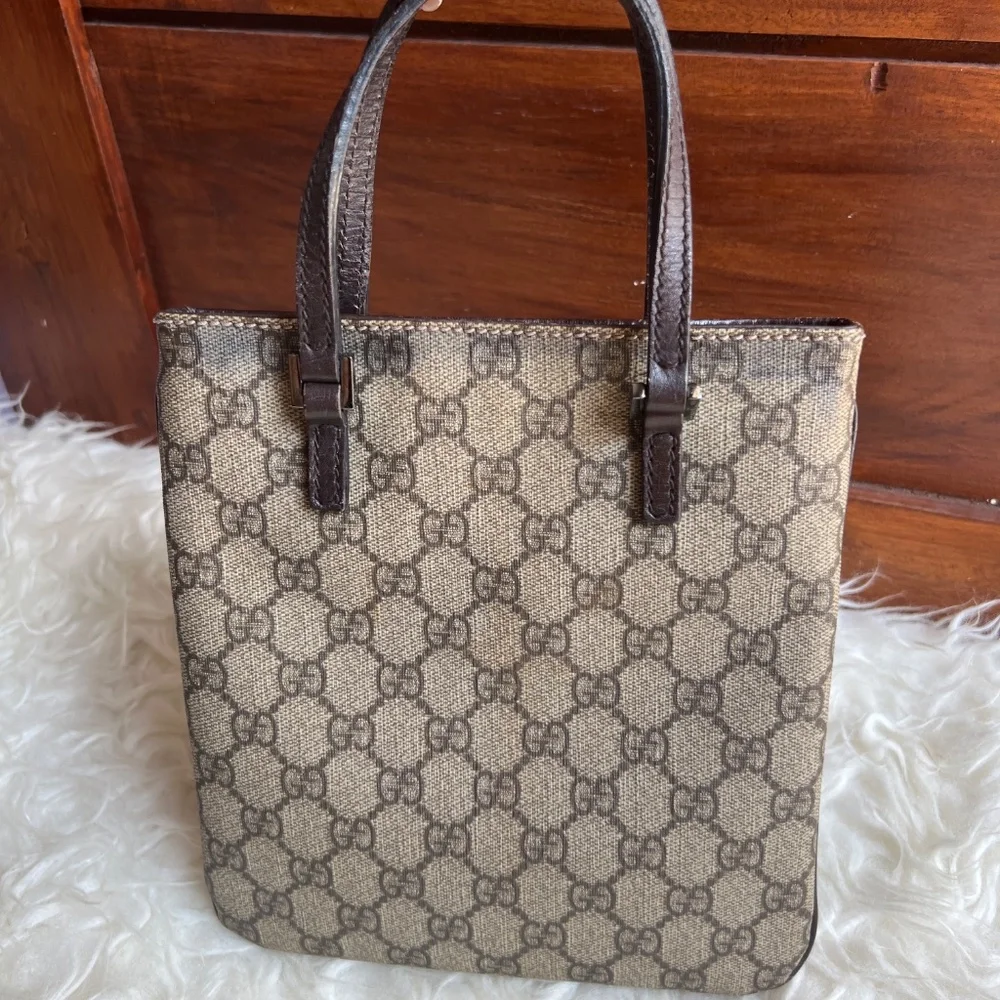 Authentic Rare Gucci GG Canvas Supreme Mini Bag